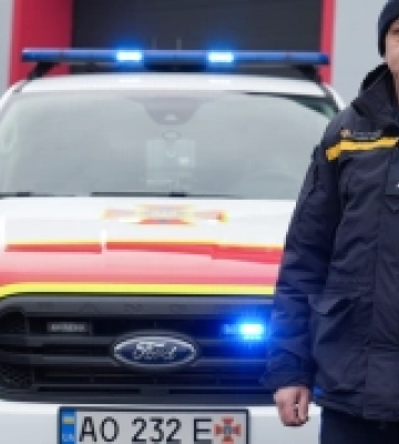 «Після жахів окупації, люди зустрічають нас як рідних», – рятувальник Золтан Галамбіца з Рахова. ФОТО