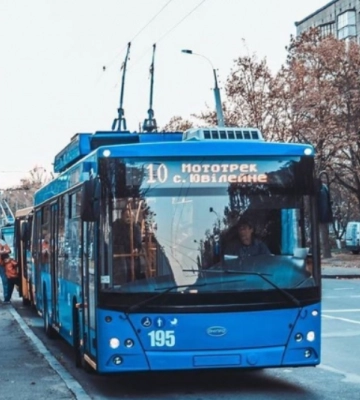 Через ДТП на Соборній у Рівному не курсують два тролейбуси