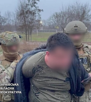 Блогер, який плюнув в обличчя патрульному у Харкові, отримав вирок суду