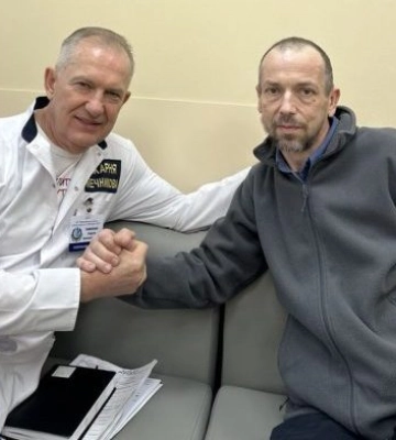 «610 діб я мріяв не вмерти»: у Дніпрі лікують військового, який пережив полон