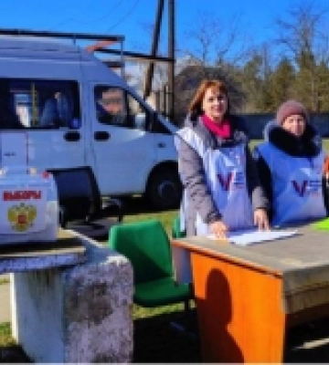 В громадах Скадовського району на Херсонщині російські окупанти розпочали «дострокове голосування» за свого президента