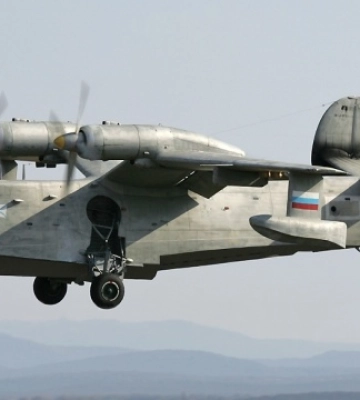 Південний берег Криму патрулює російський літак-амфібія