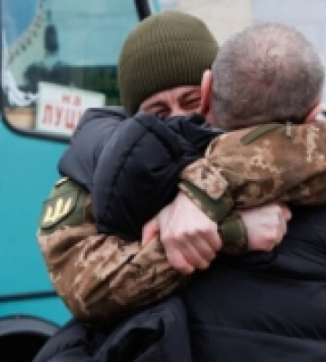 У Луцьку зустріли чотирьох звільнених з полону волинян
