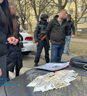 В Одесі посадовець збирав «данину» зі стихійних торговців