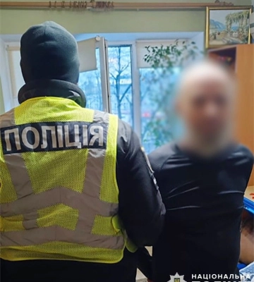 В Киеве пьяный мужчина стрелял с балкона многоэтажки с помощью стрельбы