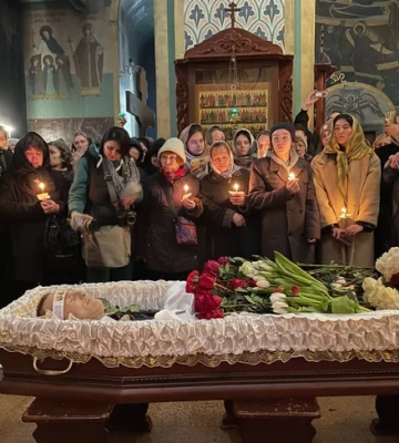 У Москві поховали Олексія Навального. Тисячі росіян прийшли попрощатися з опозиціонером