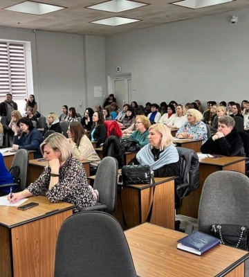 Шкільних психологів Рівненщини навчали працювати з чутливими темами