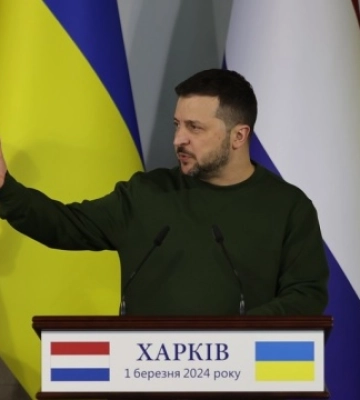 Зеленський про захист Харкова: Загарбників треба відтіснити на більшу відстань