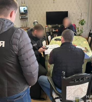 Требовали до 500 000 грн взятки за размещение рекламы без разрешений: в Одессе разоблачили чиновников горсовета