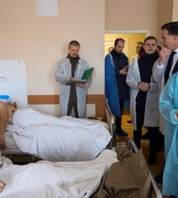 Зеленський та Рютте відвідали поранених військових у госпіталі Харкова. ФОТОрепортаж