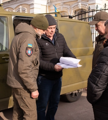 В Черкассах чиновники &quot;заработали&quot; на бесплатно предоставленном для ВСУ автомобиле 