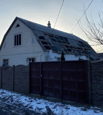 Рашисти вдарили &quot;Шахедами&quot; по Харкову: пошкоджено гаражі та автівки. ФОТОрепортаж