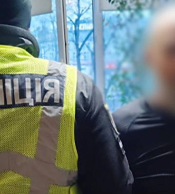 У Києві нетверезий чоловік розпочав стрілянину з балкону п&#039;ятиповерхівки