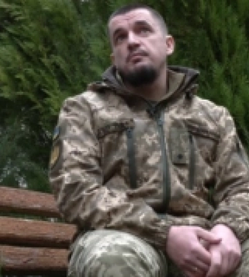 Заново вчився ходити, читати і писати: захисник із Рівненщини проходить реабілітацію після важкого поранення