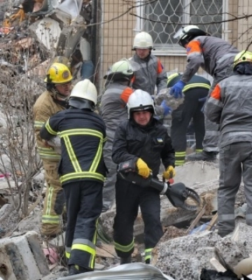 Російський дрон влучив в Одесі в багатоповерхівку. Є загиблі й поранені
