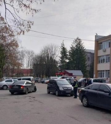 Мунварта у Рівному штрафувала водіїв, що заважали проїхати «швидким»