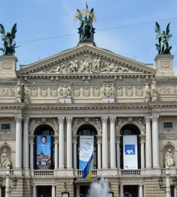 Чоловіки залишились, жінка повернулася в Україну: скандал з артистами Львівської опери отримав продовження