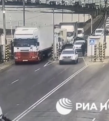 Бомба из натовских компонентов - рашисты под Мелитополем устроили цирк на пункте пропуска 