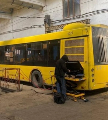 Сотня тролейбусів щодня виходить на 21 маршрут Дніпра. Для цього цілодобово працюють тролейбусні депо міста