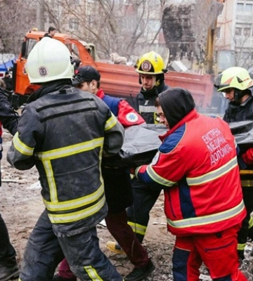 В Одессе под завалами обнаружили уже пятое тело. Поиски других людей продолжаются