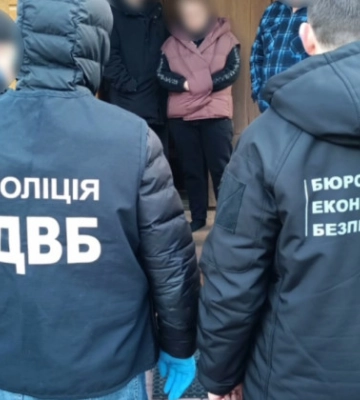 У Чернівецькій області виготовляли фальшиві посвідчення державних установ