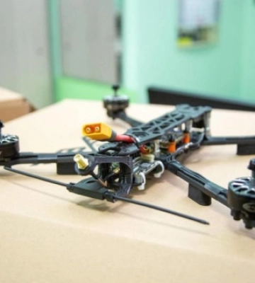 Франківськ передав гірсько-штурмовому батальйону 50 FPV-дронів