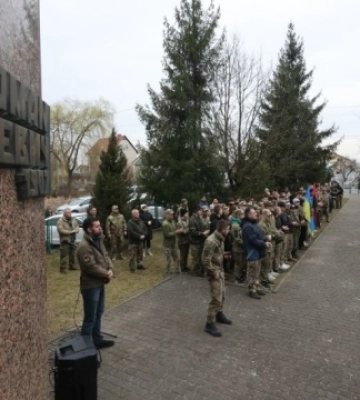 Біля знищеного росіянами музею Шухевича у Львові провели теренову гру