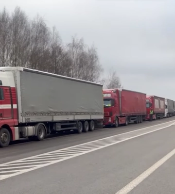 Терпець увірвався: на волинському кордоні з Польщею водії влаштували бунт. Відео