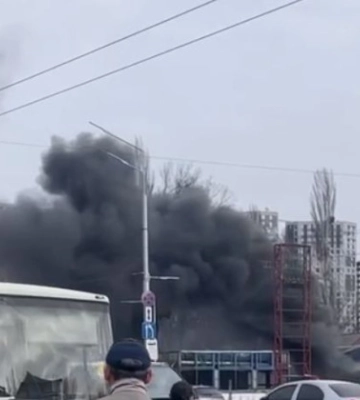 В Киеве произошел пожар на киностудии: появилось видео