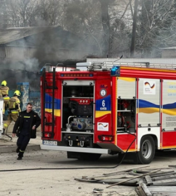 У Києві сталася пожежа на кіностудії: з’явилося відео