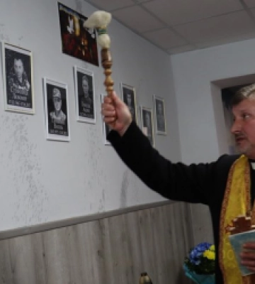 У Мостиській школі освячено «Стіну пам’яті» випускникам, які загинули за волю України