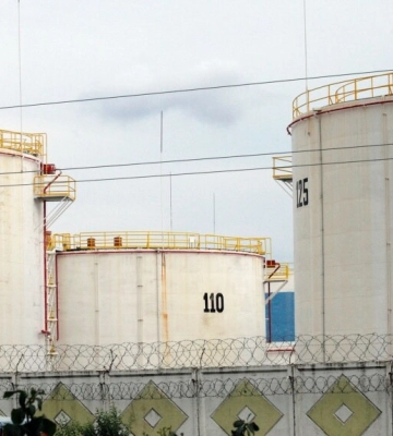 &quot;Убытки колоссальные&quot;: после атаки БПЛА по Феодосии повреждена нефтебаза, — &quot;Атеш&quot;
