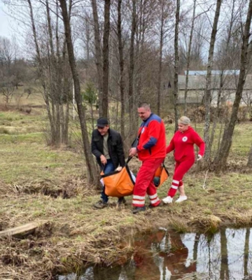На Закарпатті восьму дитину народила 36-річна мешканка Хустщини в машині «швидкої»