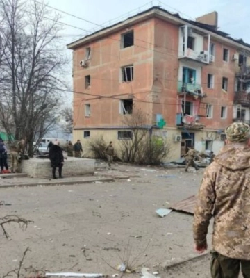 Войска рф сбросили авиабомбу на центр Курахово, травмировано 16 человек