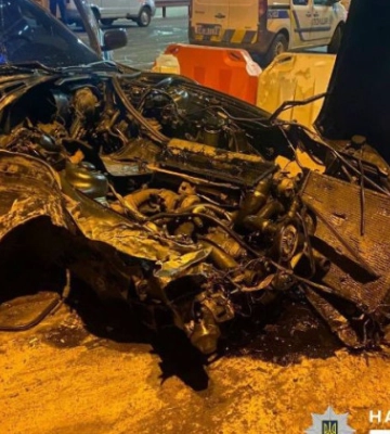 Від машини залишився металобрухт: у Києві сталася серйозна ДТП, фото