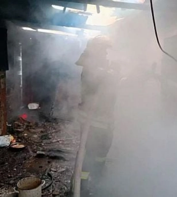 Пожар на Днепропетровщине: спасатели ликвидировали пожар в летней кухне