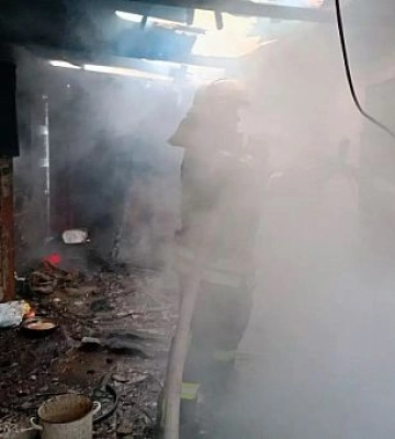 Пожежа на Дніпропетровщині: рятувальники ліквідували пожежу у літній кухні