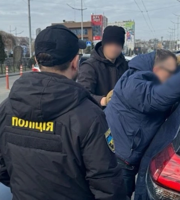 Посадовець «Укрнафти» вимагав хабар за користування землею на Полтавщині