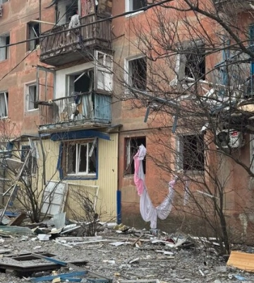Центр Курахового у Донецькій області потрапив під ворожий обстріл: є багато постраждалих