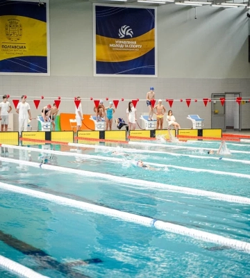 Понад 200 спортсменів взяли участь у відкритому чемпіонаті Полтавщини з плавання серед кадетів