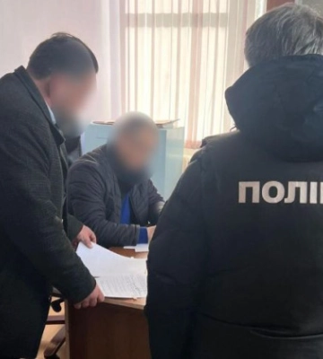 Придбали системи опалення для лікарні за завищеними цінами: на Одещині підозрюють посадовця