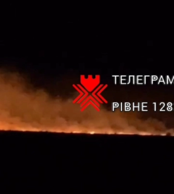 Горить поле в селі за 16 км від Рівного