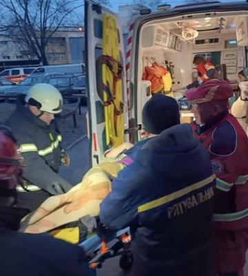 Довго не виходила на зв&#039;язок: луцькі рятувальники визволяли жінку з квартири 