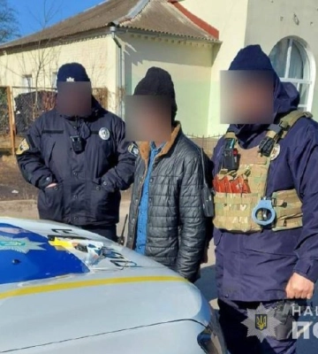 Сумські правоохоронці викрили чоловіка, який зберігав при собі психотропи