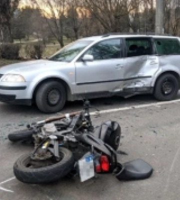 В аварії у Рівному травмувався мотоцикліст