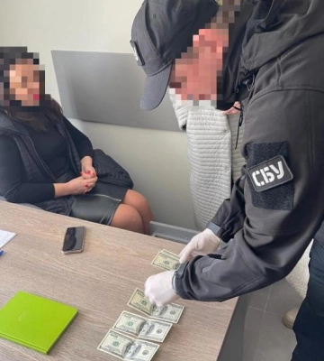 Керівницю одного з постів Одеської митниці спіймали на хабарництві