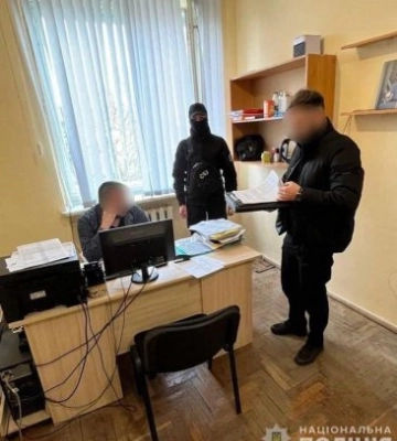 На Закарпатті викрили посадовця ЦНАПу на махінаціях із землею: державі завдано мільйонних збитків