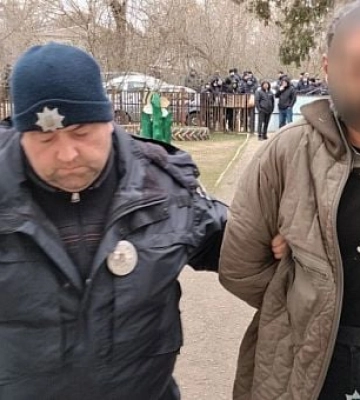 Історія визволення 8-річної заручниці: на Миколаївщині чоловік викрав дівчинку та утримував її у підвалі