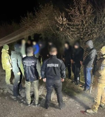 На Закарпатті правоохоронці ліквідували канал з переправлення через кордон чоловіків