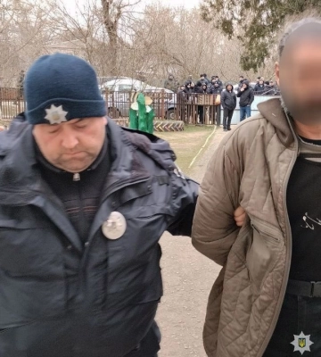 На Николаевщине полицейские разыскали мужчину, который похитил 8-летнюю девочку